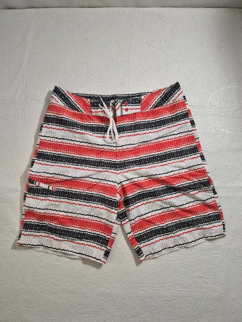 Columbia Mens 34/44 Omni-Shield Board Shorts Black Red White Stripe 9" Inseam